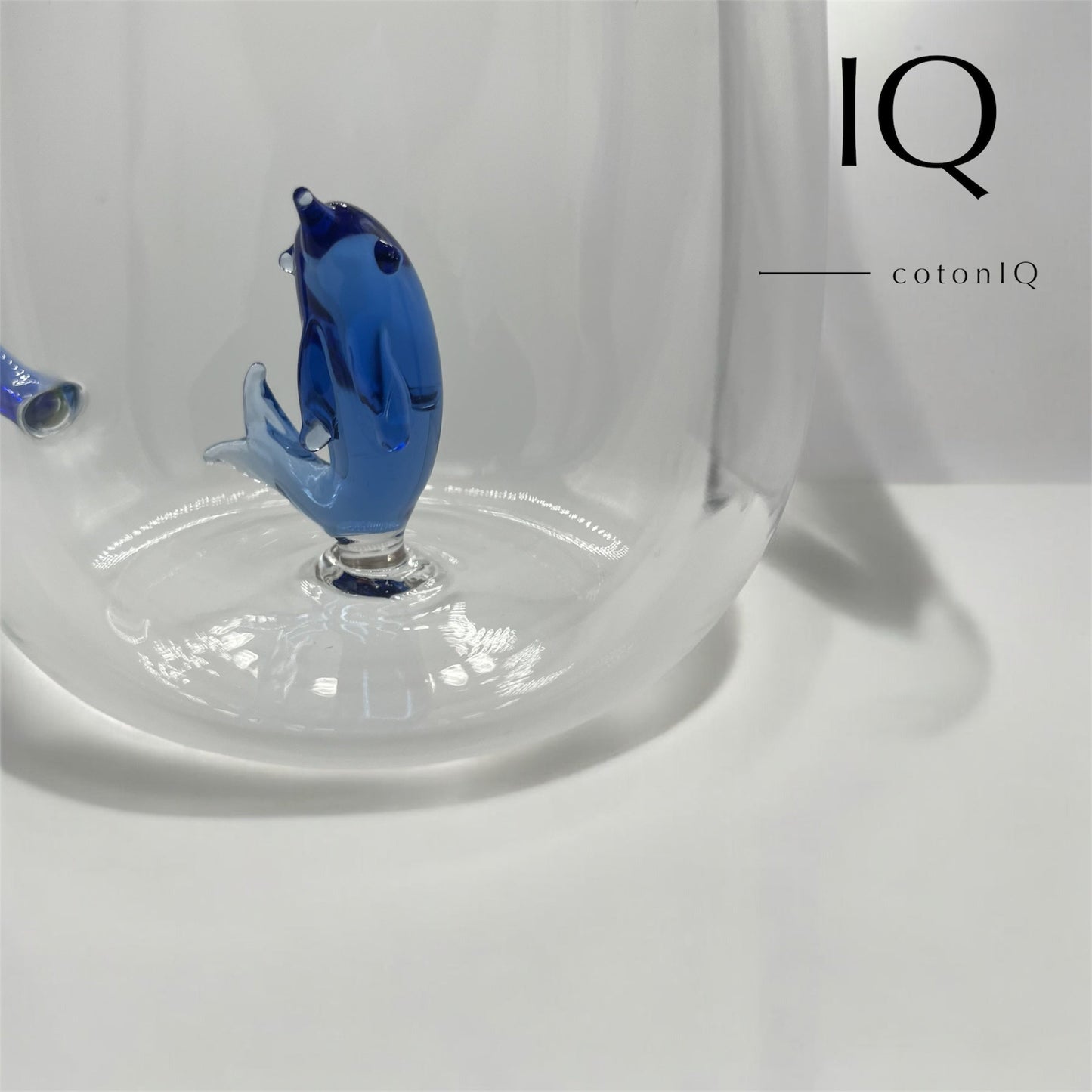 Glastasse mit 3D-Figur – Delphin – 380 ml