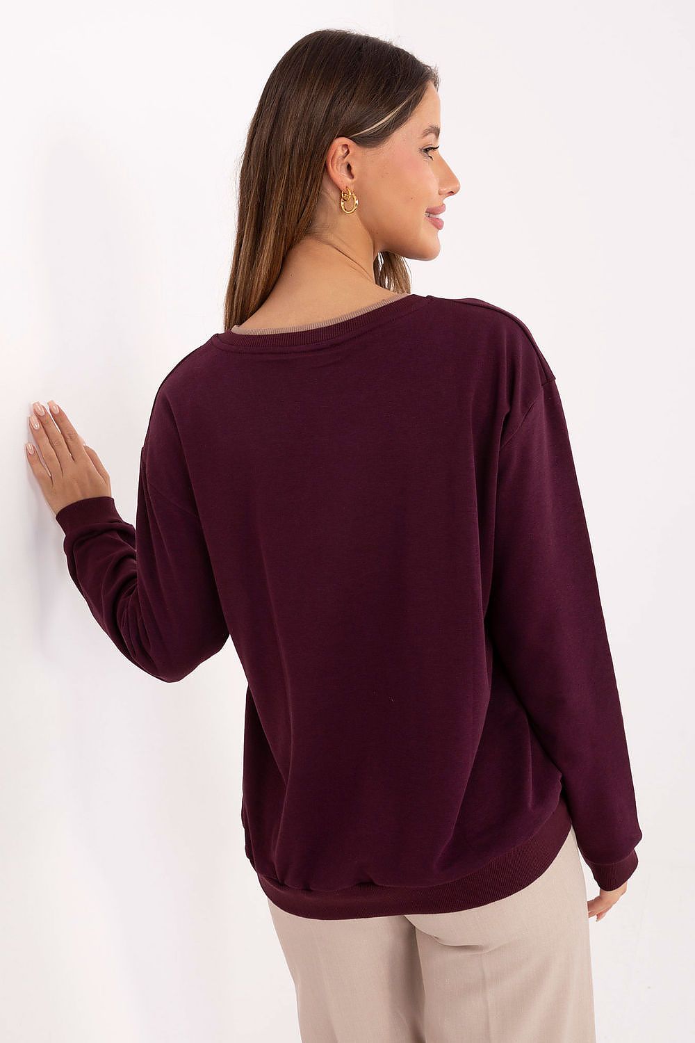Sweater model 220414 Relevance