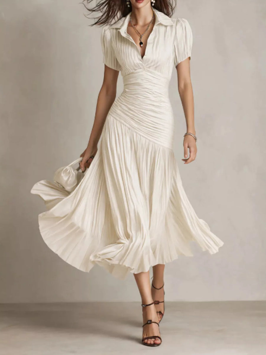 Feminin elegantes Midikleid mit Plisseerock und Raffungen