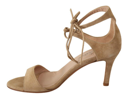 Maria Christina Heels Pumps aus Veloursleder in Beige