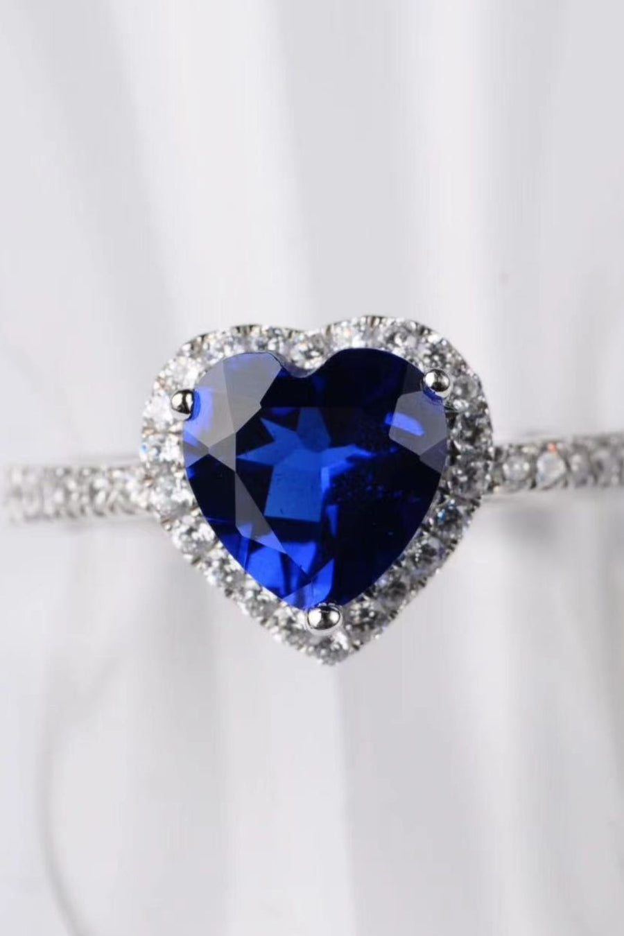 Damen Ring Herz mit 2 Karat Moissanit und Zirkon-Akzentsteinen aus 925 Sterling Silber
