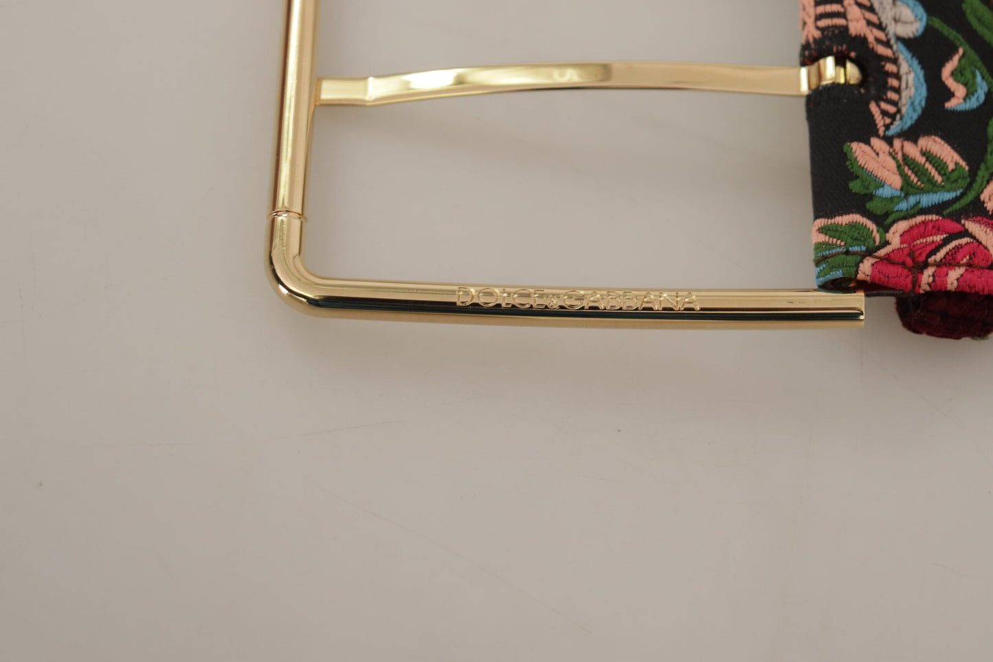 Dolce & Gabbana bestickter Gürtel aus Leder in Rot mit goldfarbener Logo-Schließe