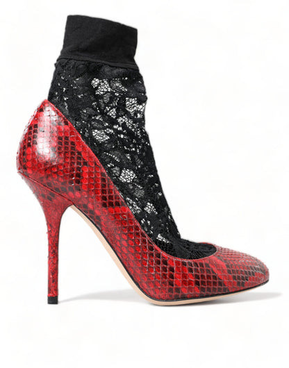 Dolce & Gabbana Pumps aus Ayers-Leder in Rot mit Spitzenstrümpfen