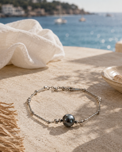Elegantes Silberarmband mit dunkelgrauer synthetischer Perle für Damen
