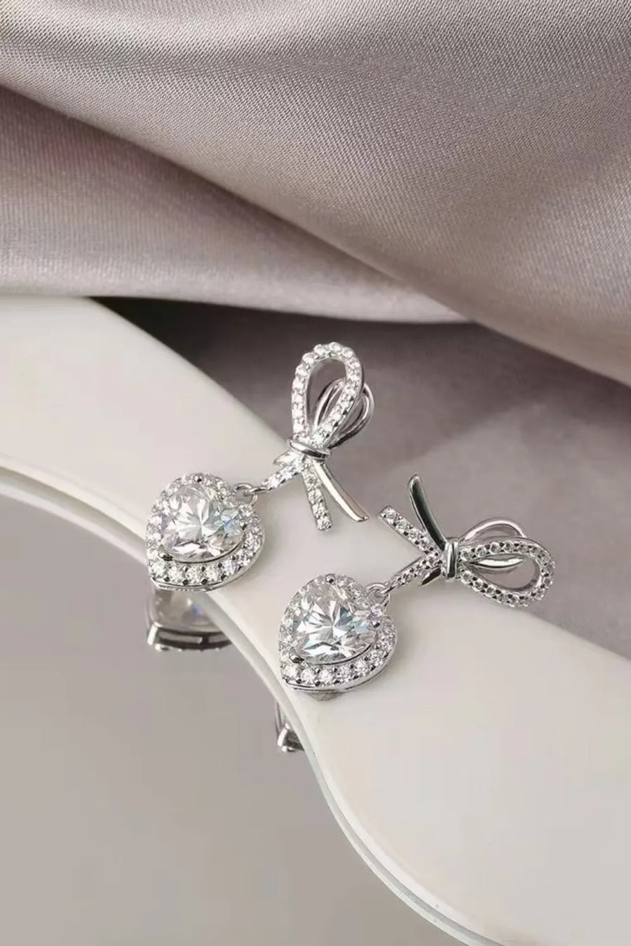 Damen Ohrstecker Herz mit 2 Karat Moissanit aus 925 Sterling Silber