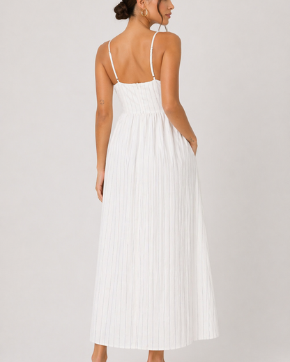 Gestreiftes Midi Kleid mit Trägern und Taschen