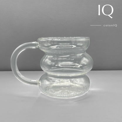 Designer-Glastasse mit Henkel für Heiß- und Kaltgetränke – transparent – 450 ml