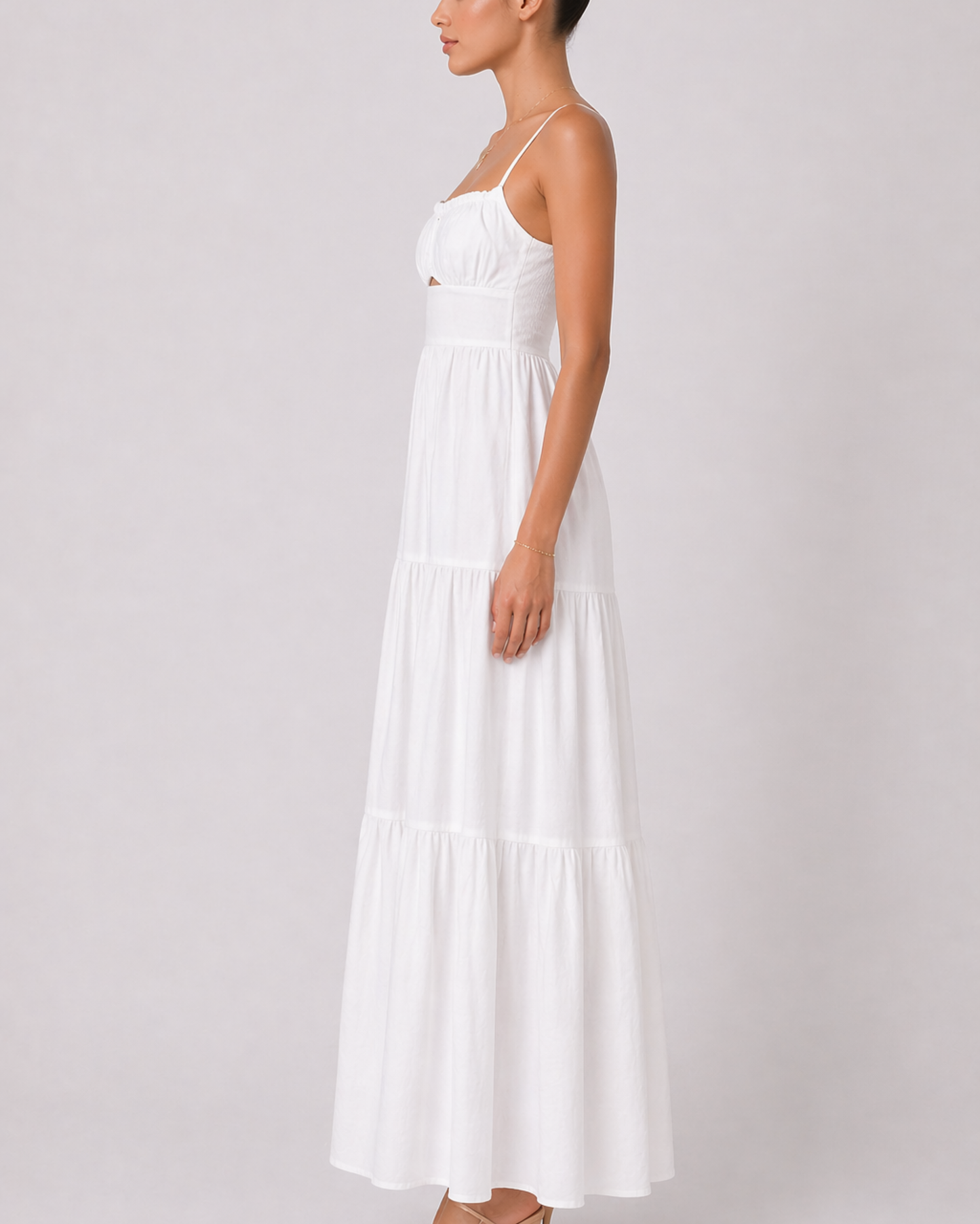 Maxikleid mit Cut-Out und Spaghettiträgern