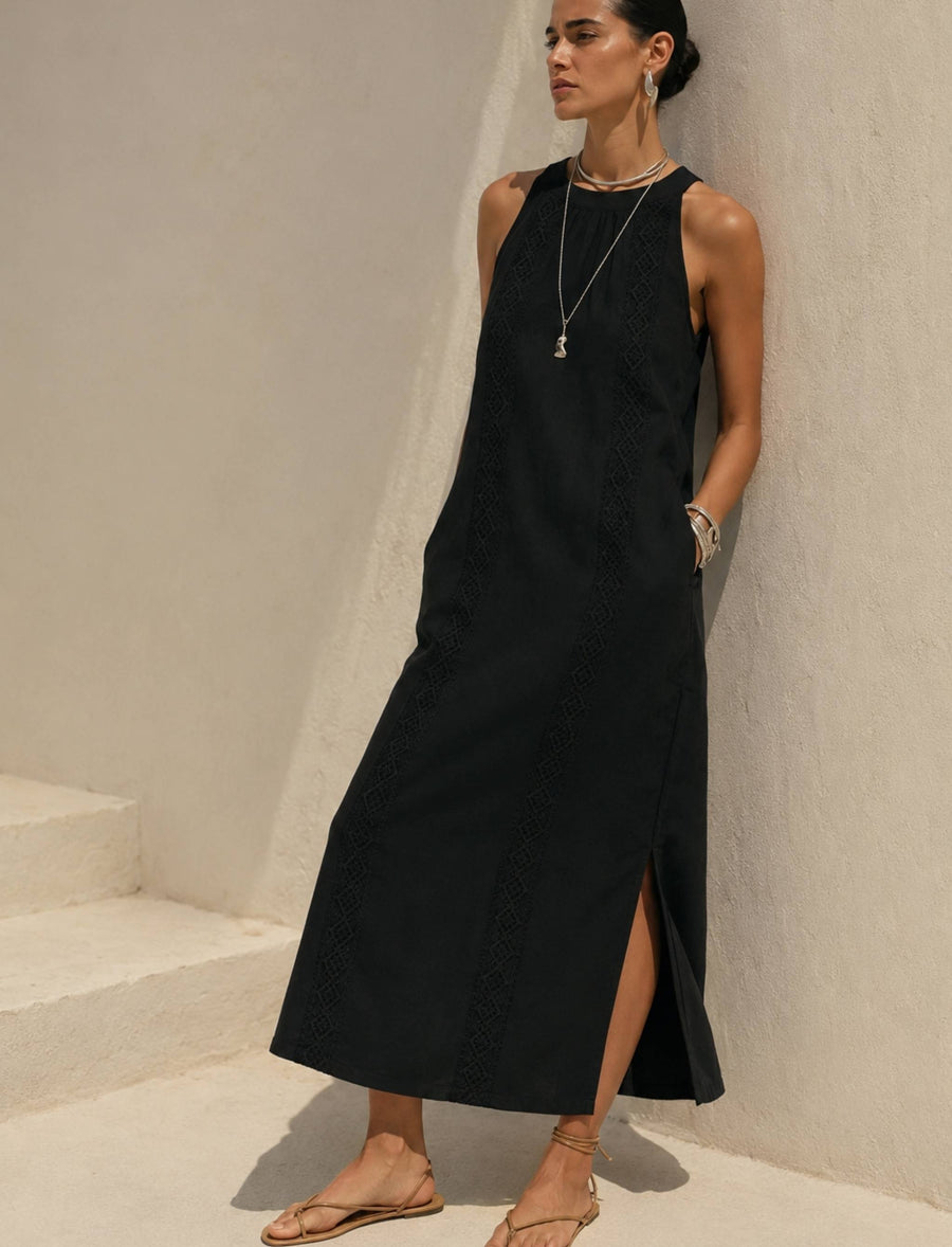 Minimalistisches Maxikleid mit Seitenschlitzen und Taschen