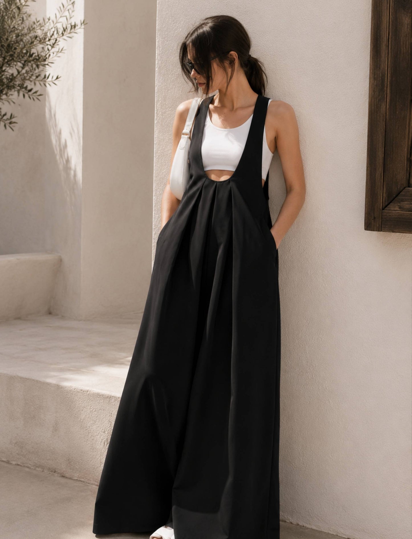 Elegantes Damen Plissee Maxikleid im Overall-Stil