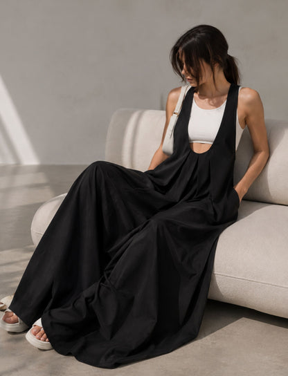 Elegantes Damen Plissee Maxikleid im Overall-Stil