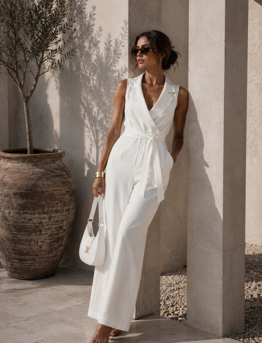 Damen Jumpsuit ärmellos mit Wickeloptik Gürtel und weitem Bein