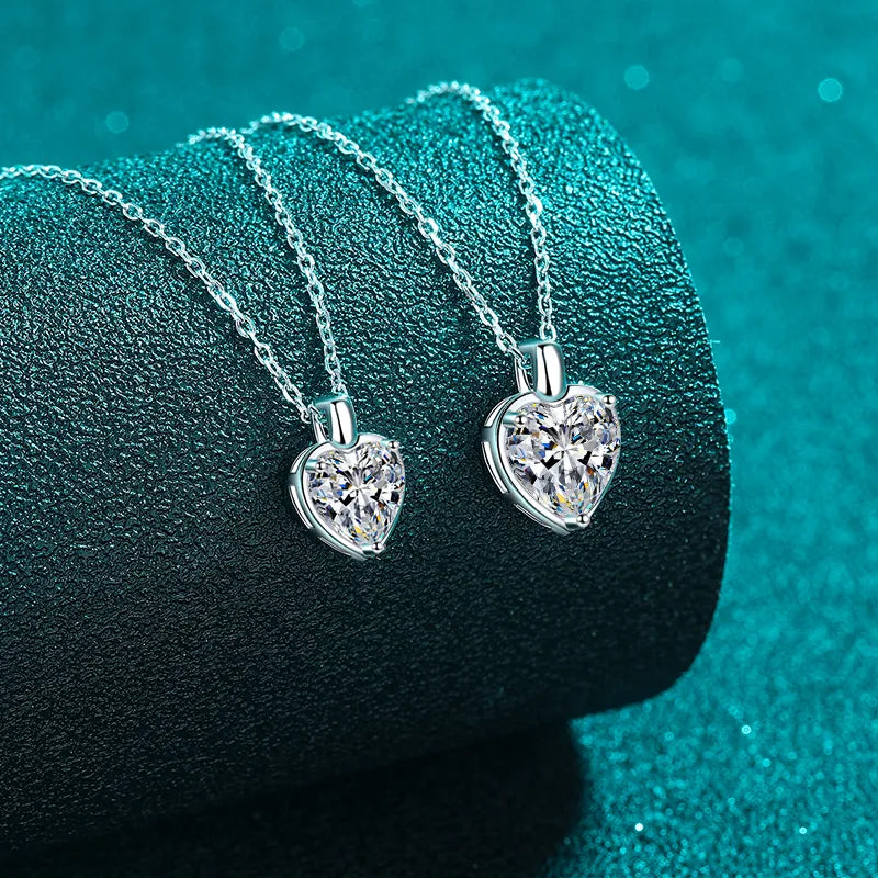 Damen Halskette Herz mit 2 Karat Moissanit aus 925 Sterling Silber