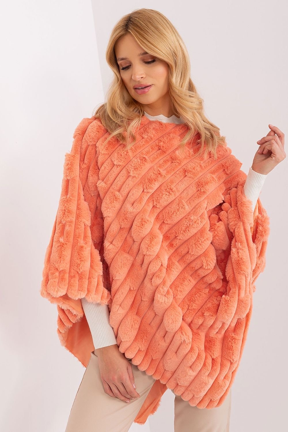  Poncho model 190857 AT 