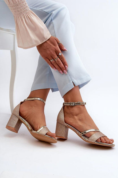 Sandalen mit Absatz | Step in style
