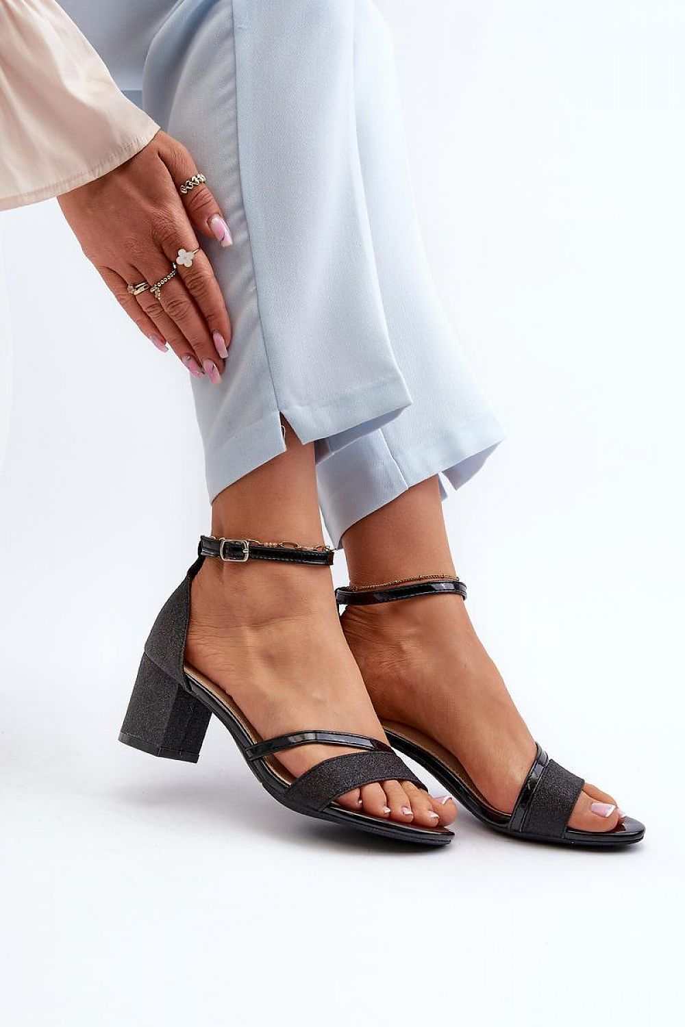 Sandalen mit Absatz | Step in style