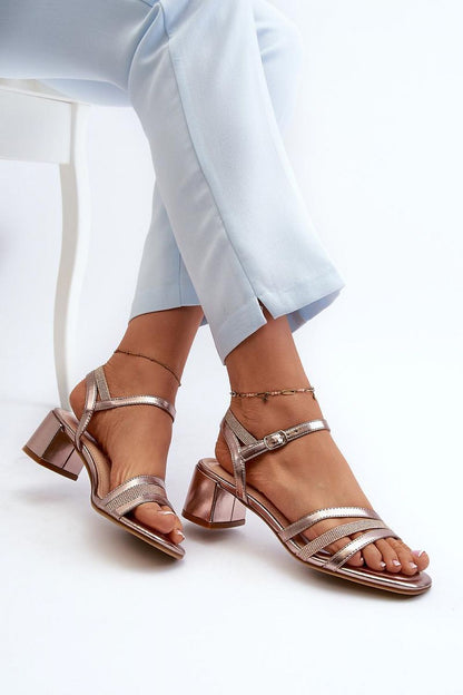 Sandalen mit Absatz | Step in style