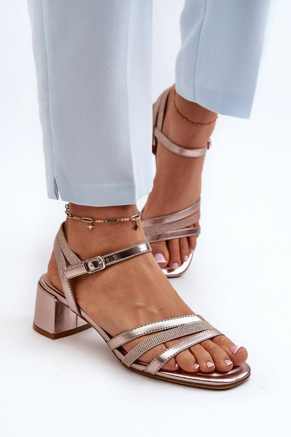 Sandalen mit Absatz | Step in style