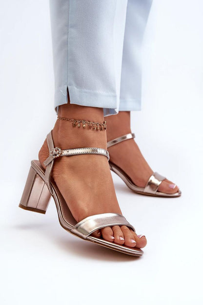 Sandalen mit Absatz | Step in style