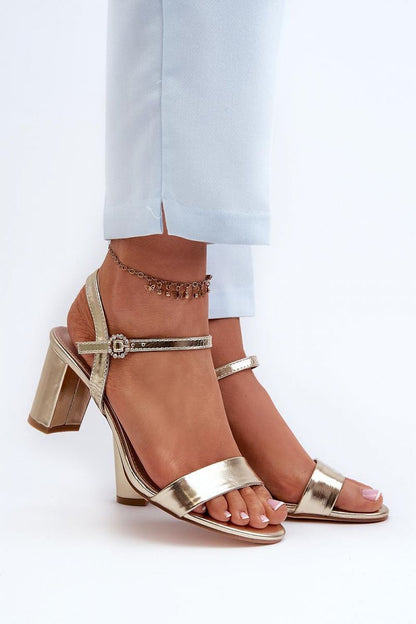 Sandalen mit Absatz | Step in style