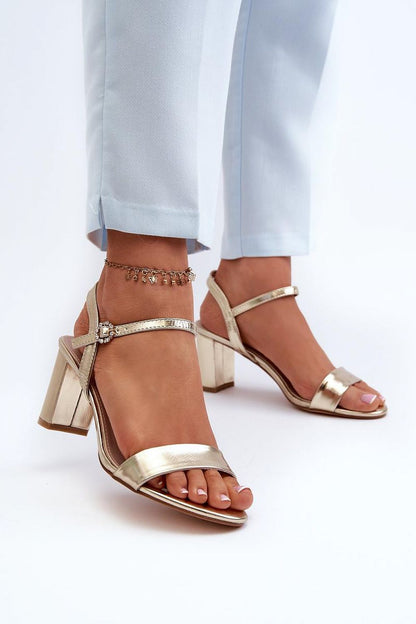 Sandalen mit Absatz | Step in style