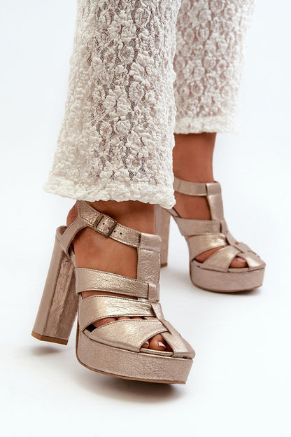 Sandalen mit Absatz Step in style