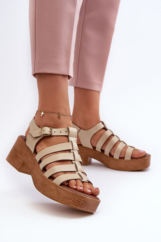 Sandalen mit Absatz Step in style
