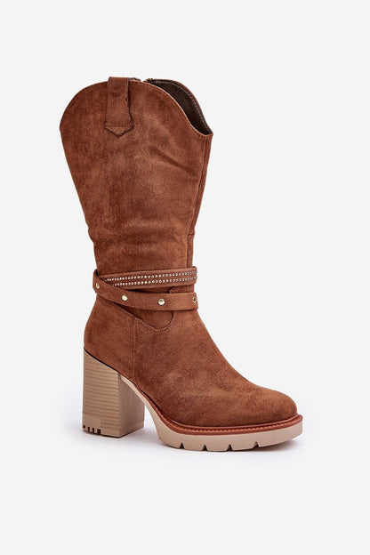 Stiefel mit Absätzen | Step in style