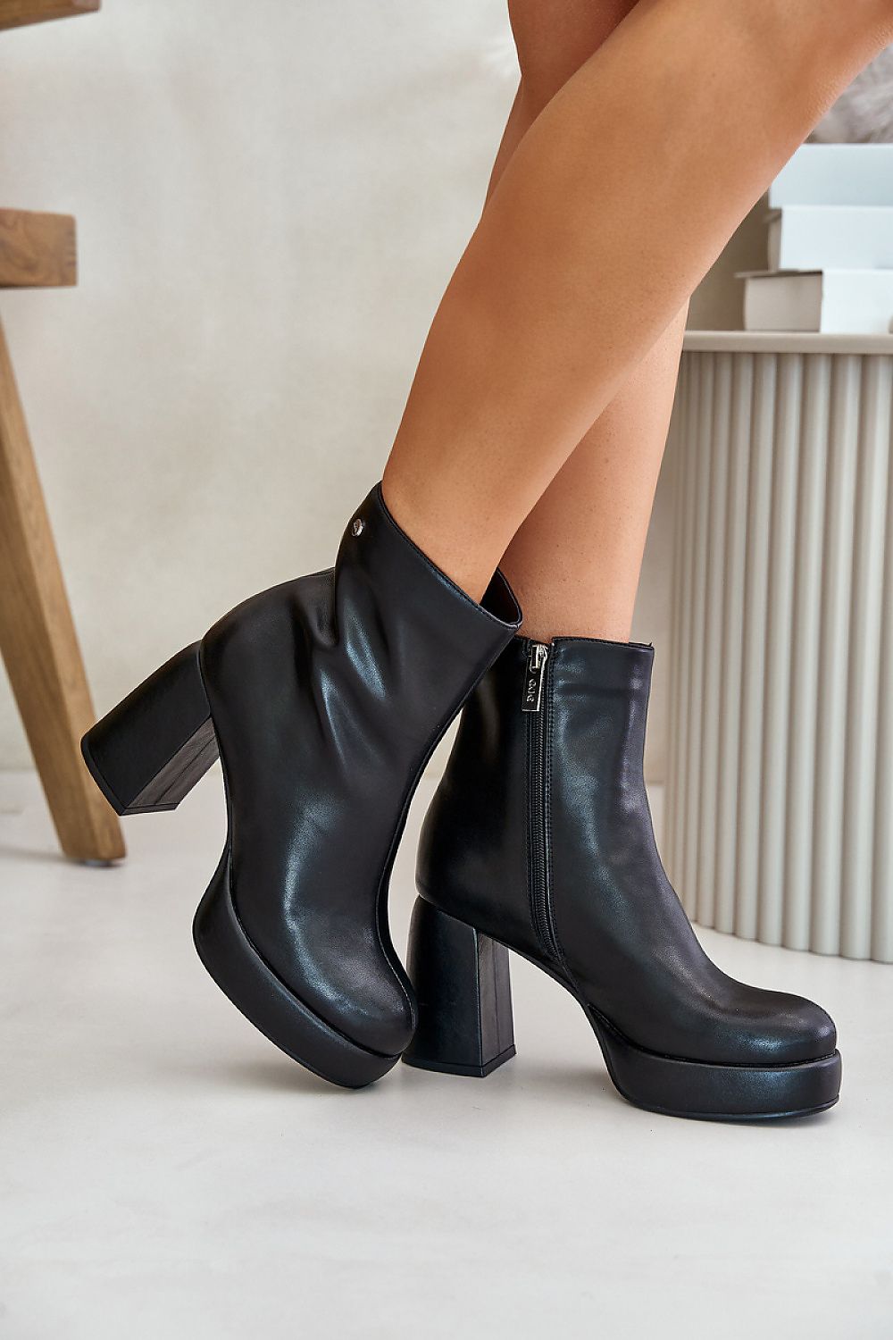 Stiefeletten mit Absatz Step in style