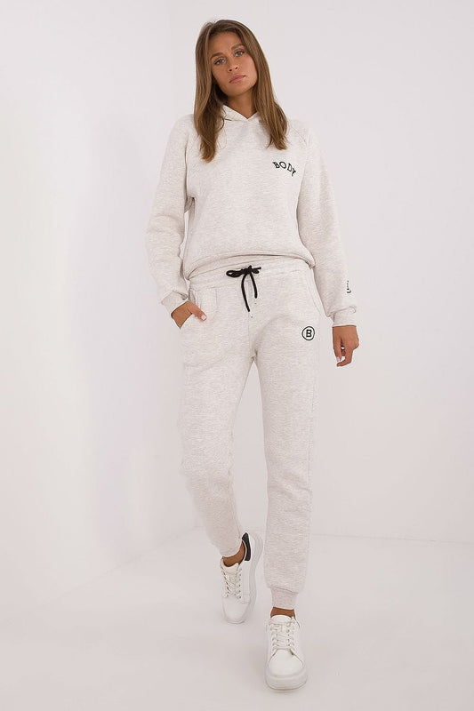 Zweiteiliges Set mit Kapuzenpullover und Jogginghose