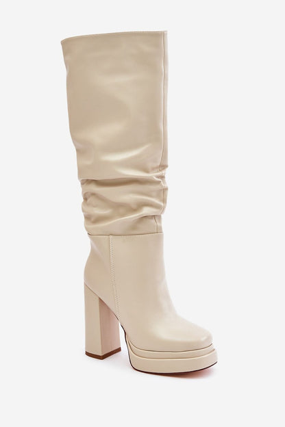 Stiefel mit Absätzen | Step in style