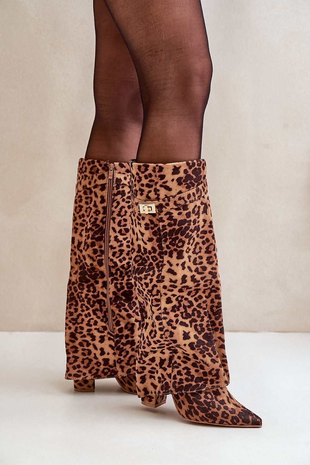 Stiefel mit Absätzen Step in style