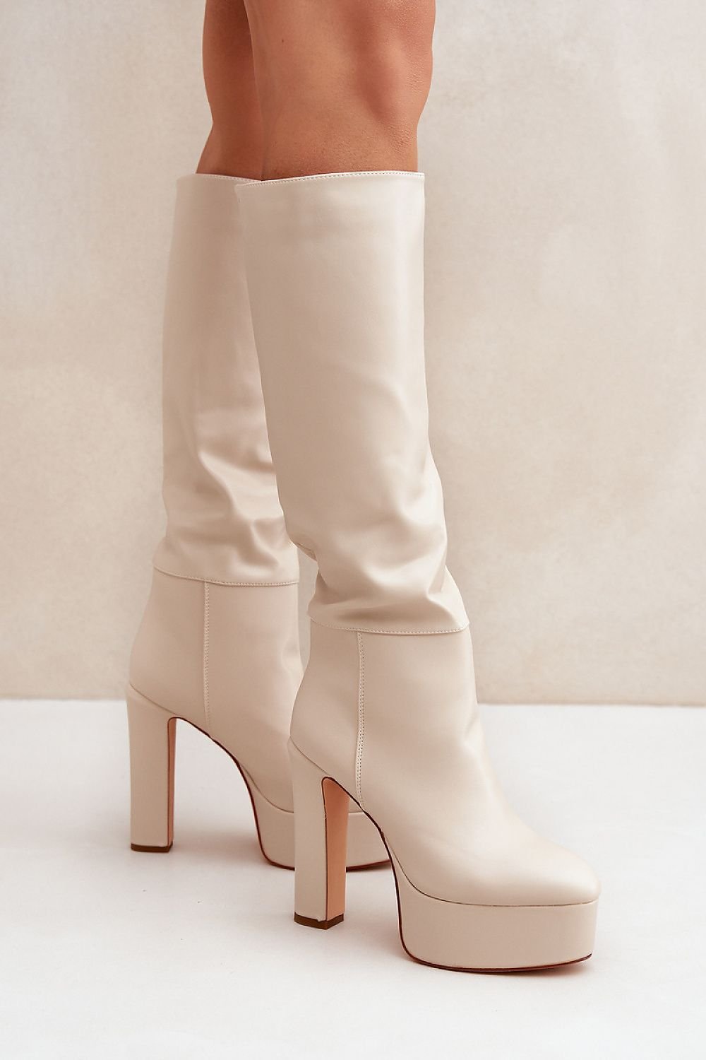Stiefel mit Absätzen | Step in style