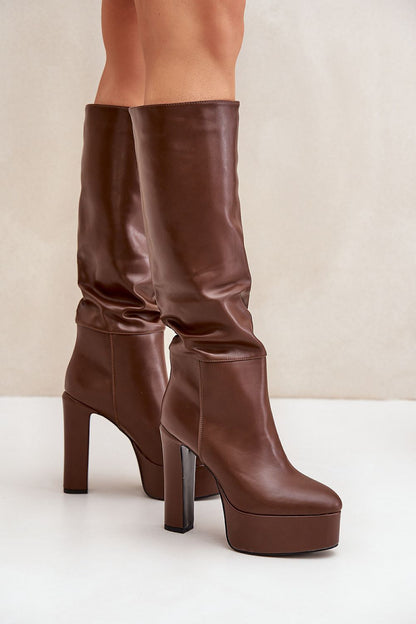 Stiefel mit Absätzen | Step in style