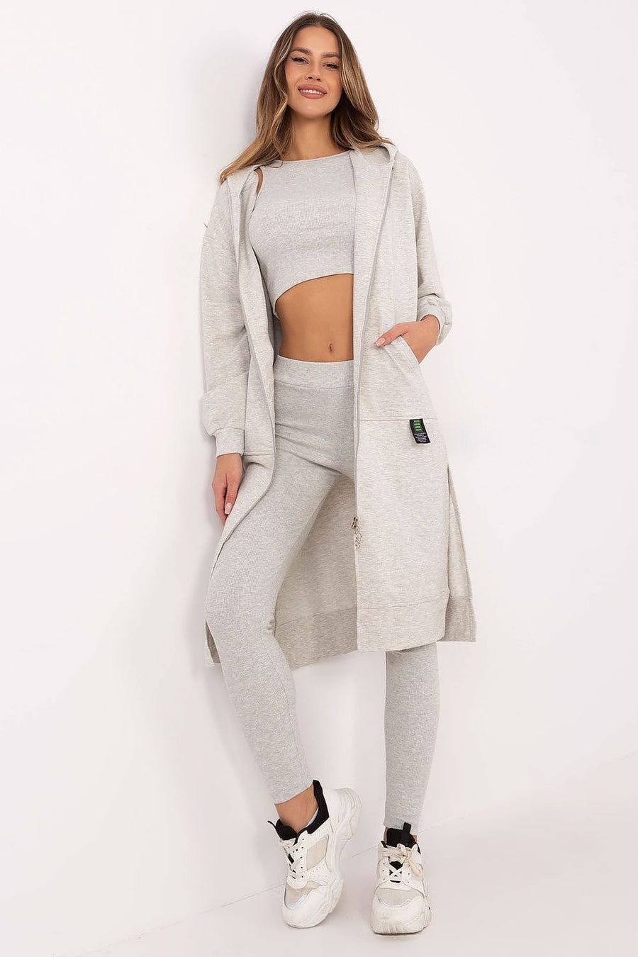 Dreiteiliges Set mit Kapuzenjacke, Top und Leggings