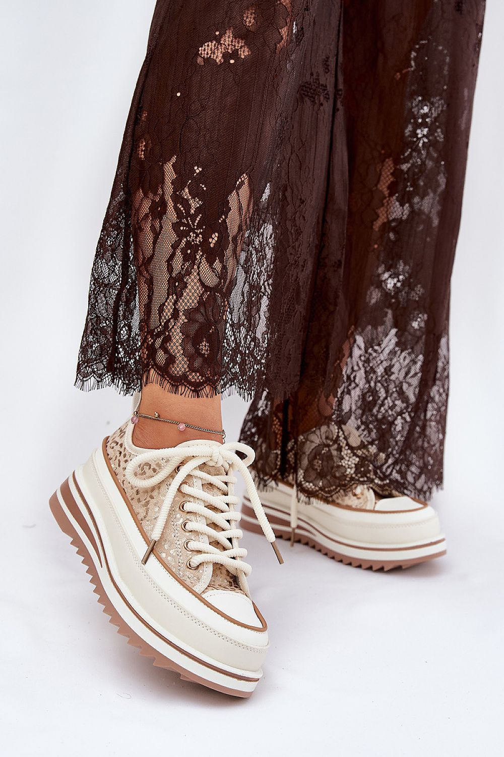 Sneakers Step in style