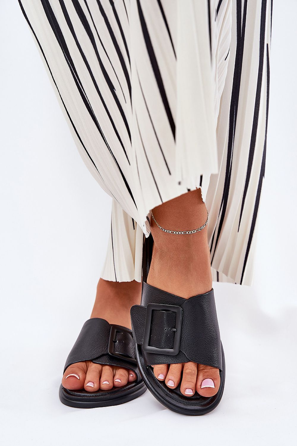  Pantoletten model 211958 Step in style 