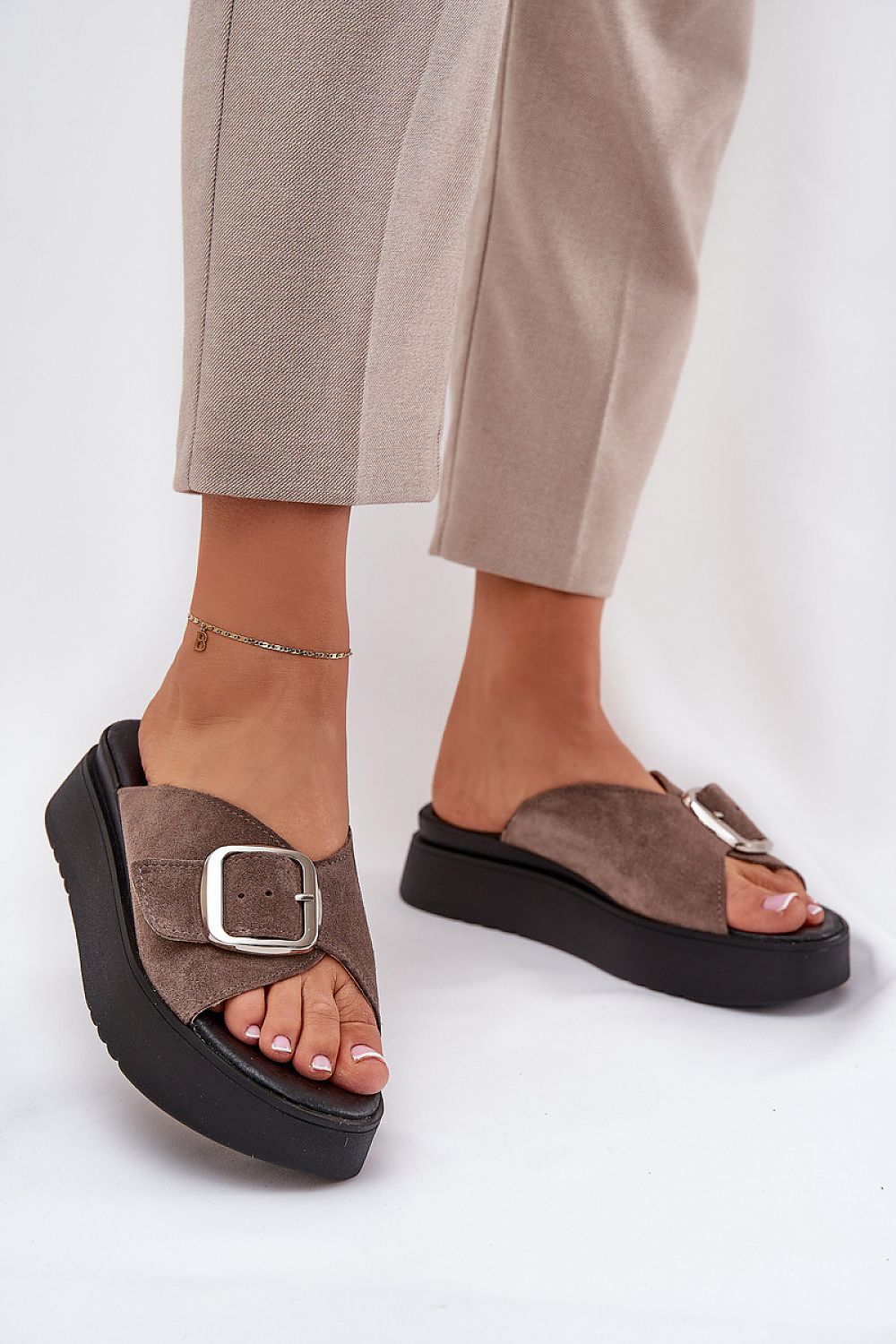  Pantoletten model 211969 Step in style 