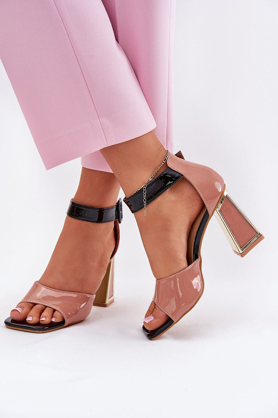 Sandalen mit Absatz Step in style