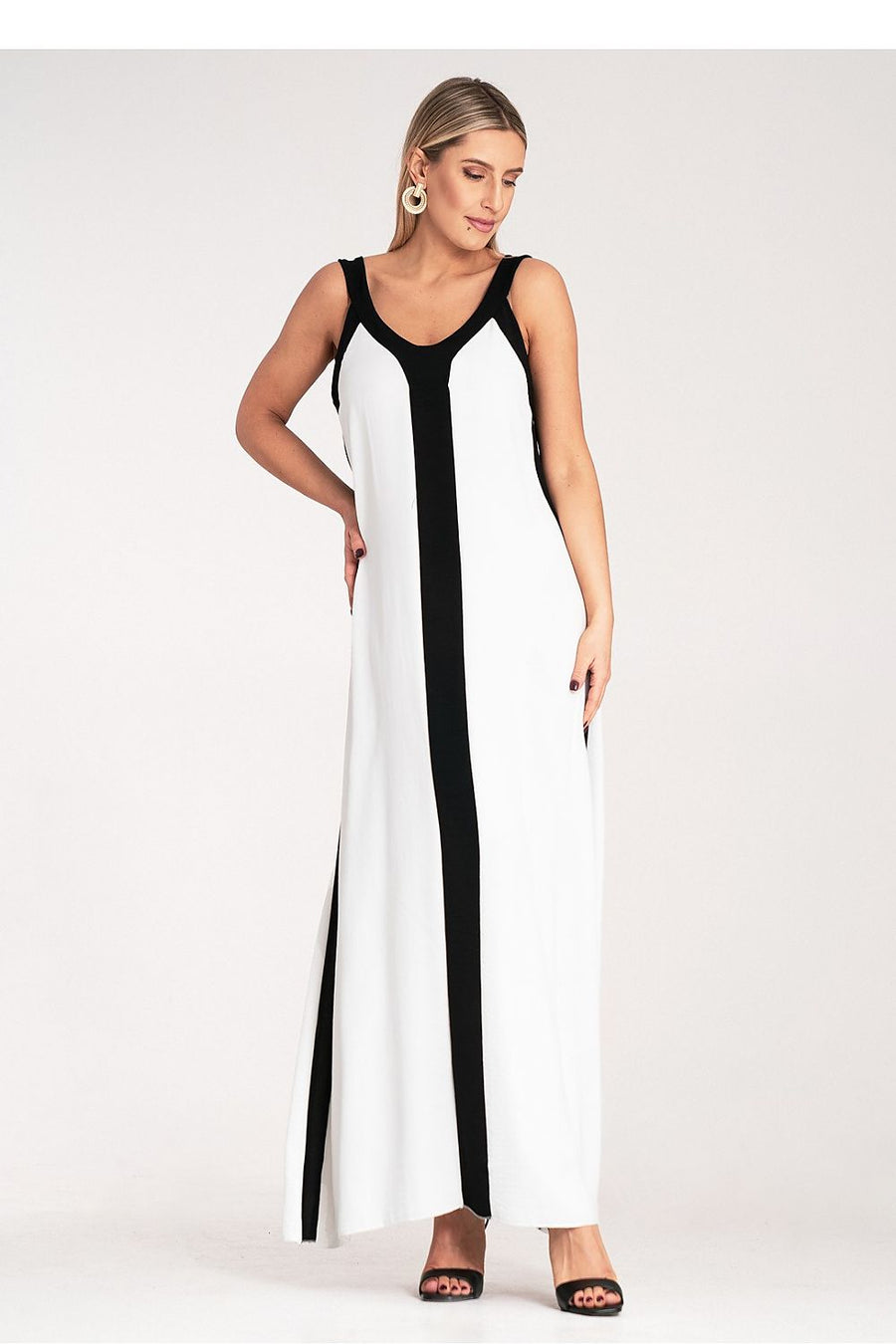 Modernes minimalistisches Sommer-Jumpsuit mit Kontrastpaspeln