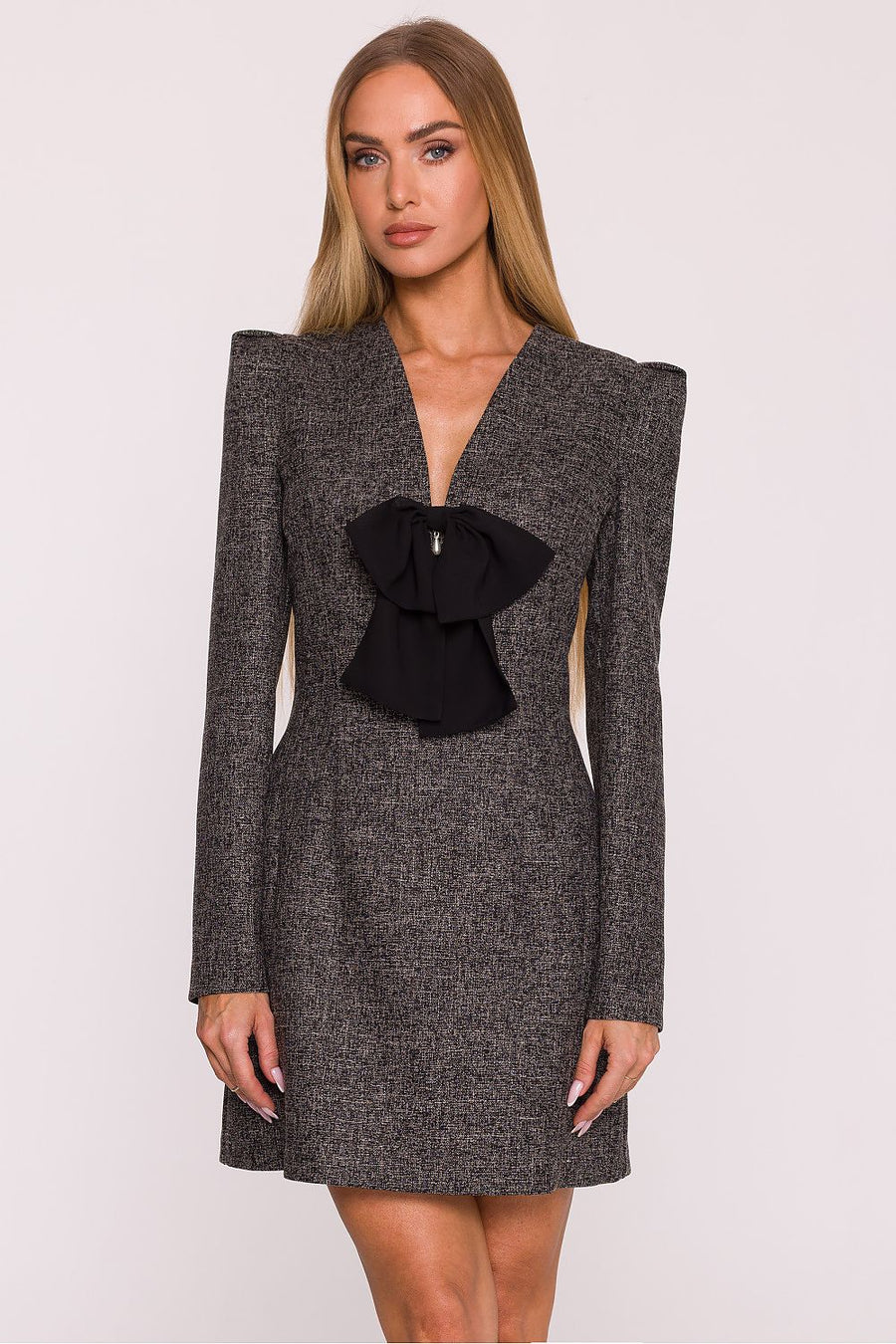 Kreatives Alltagskleid aus Tweed mit Schleifendetail