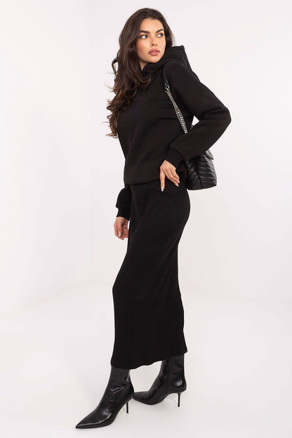  Sweater model 220401 Relevance 