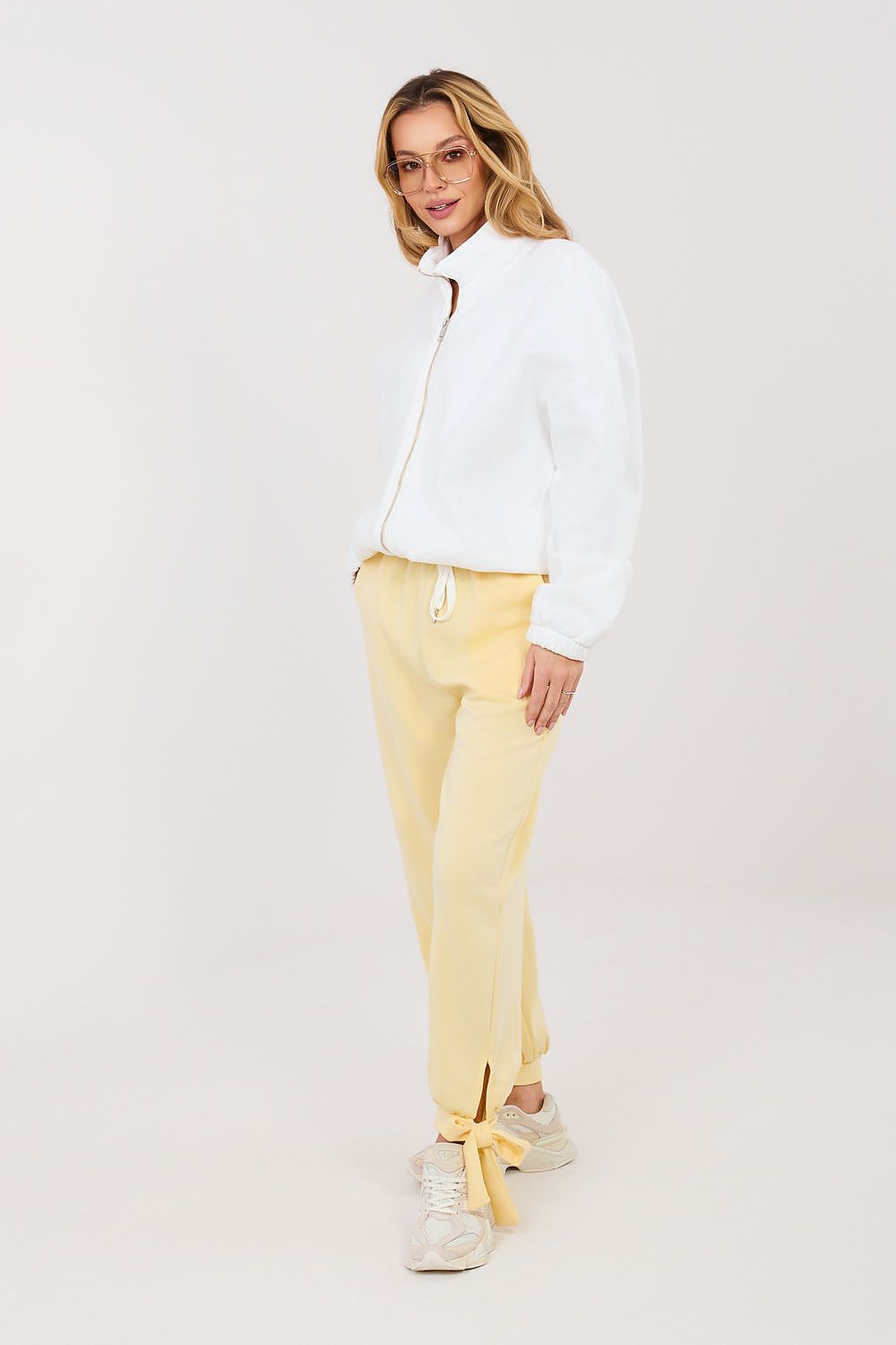  Sportanzug Hosen model 223471 Italy Moda 