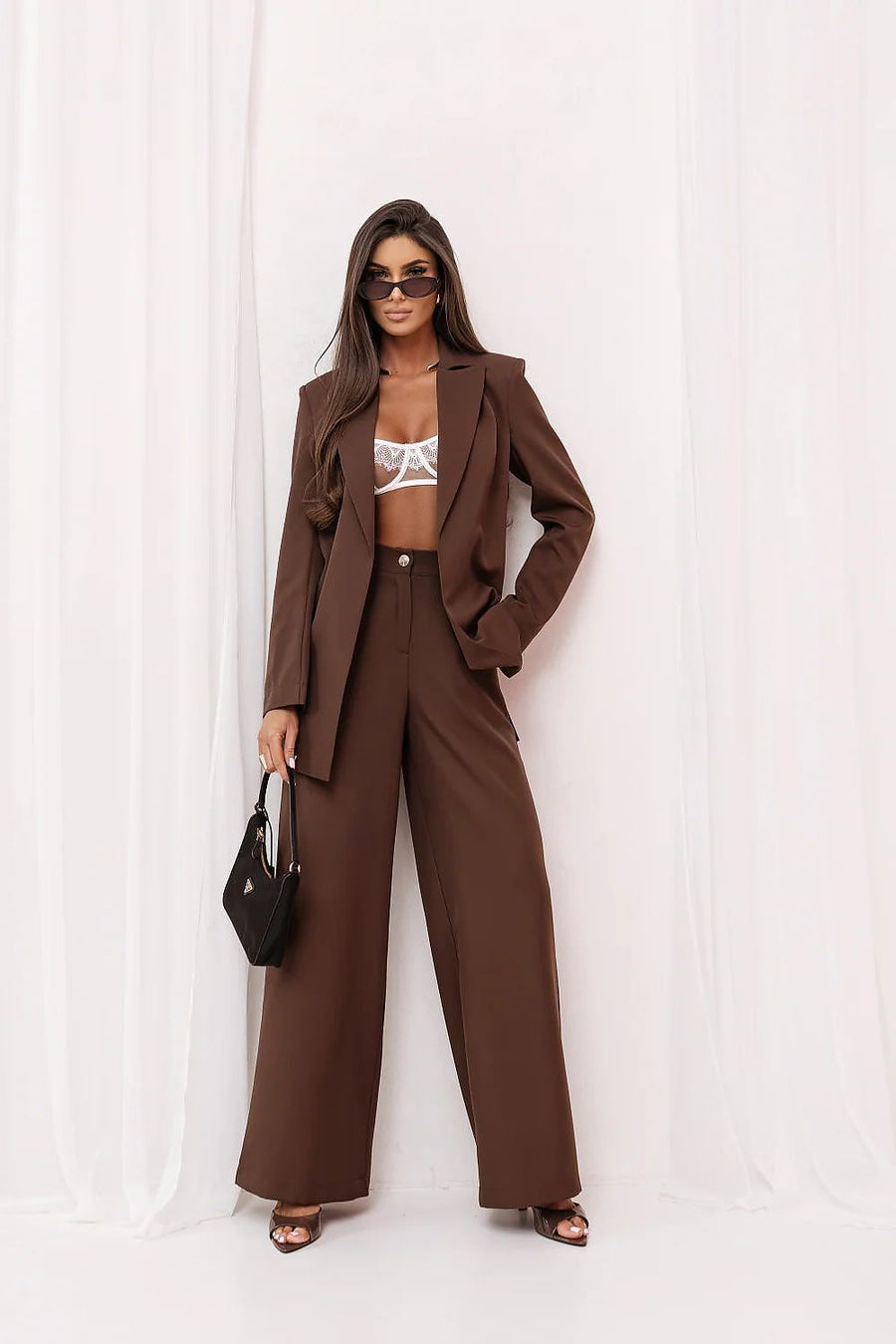 Zweiteiliger Hosenanzug mit tailliertem Blazer und weiter Hose