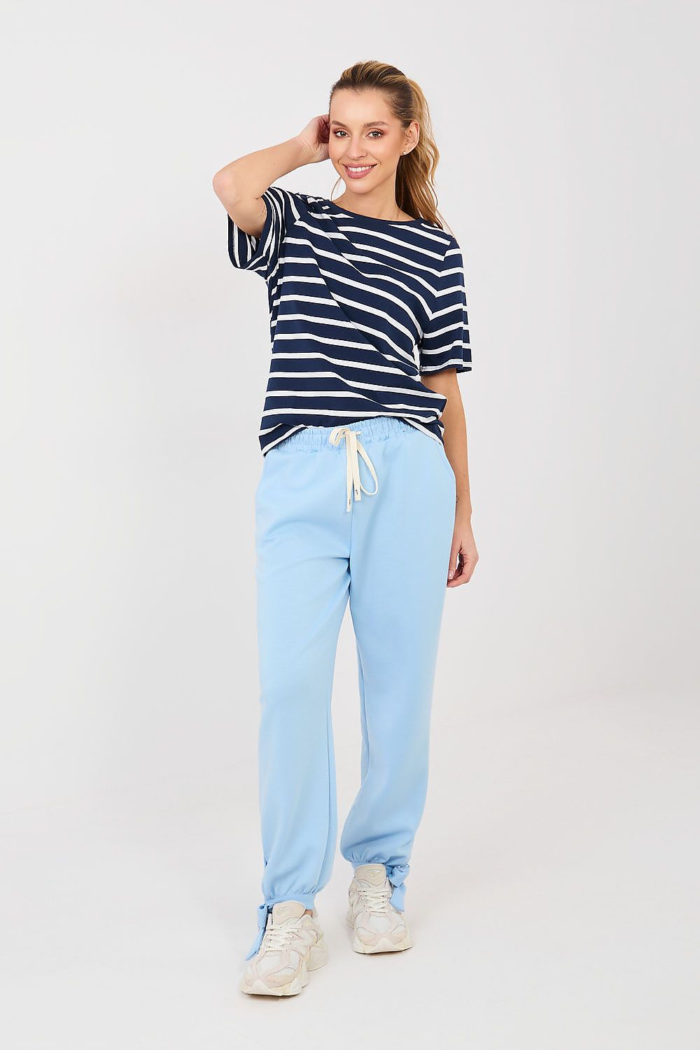  Sportanzug Hosen model 223781 Italy Moda 