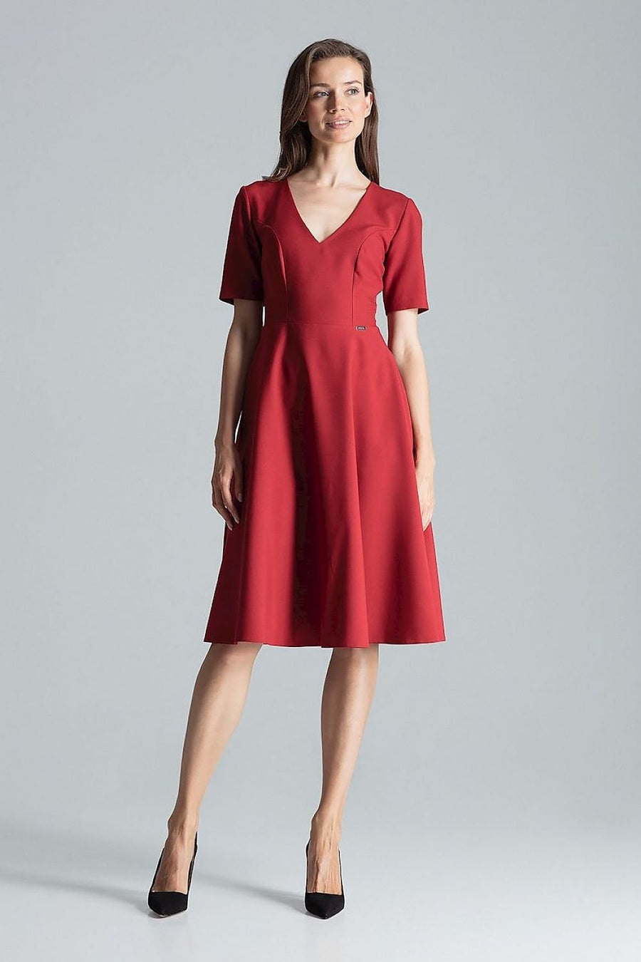 Businesskleid mit Herzausschnitt und ausgestelltem Rock
