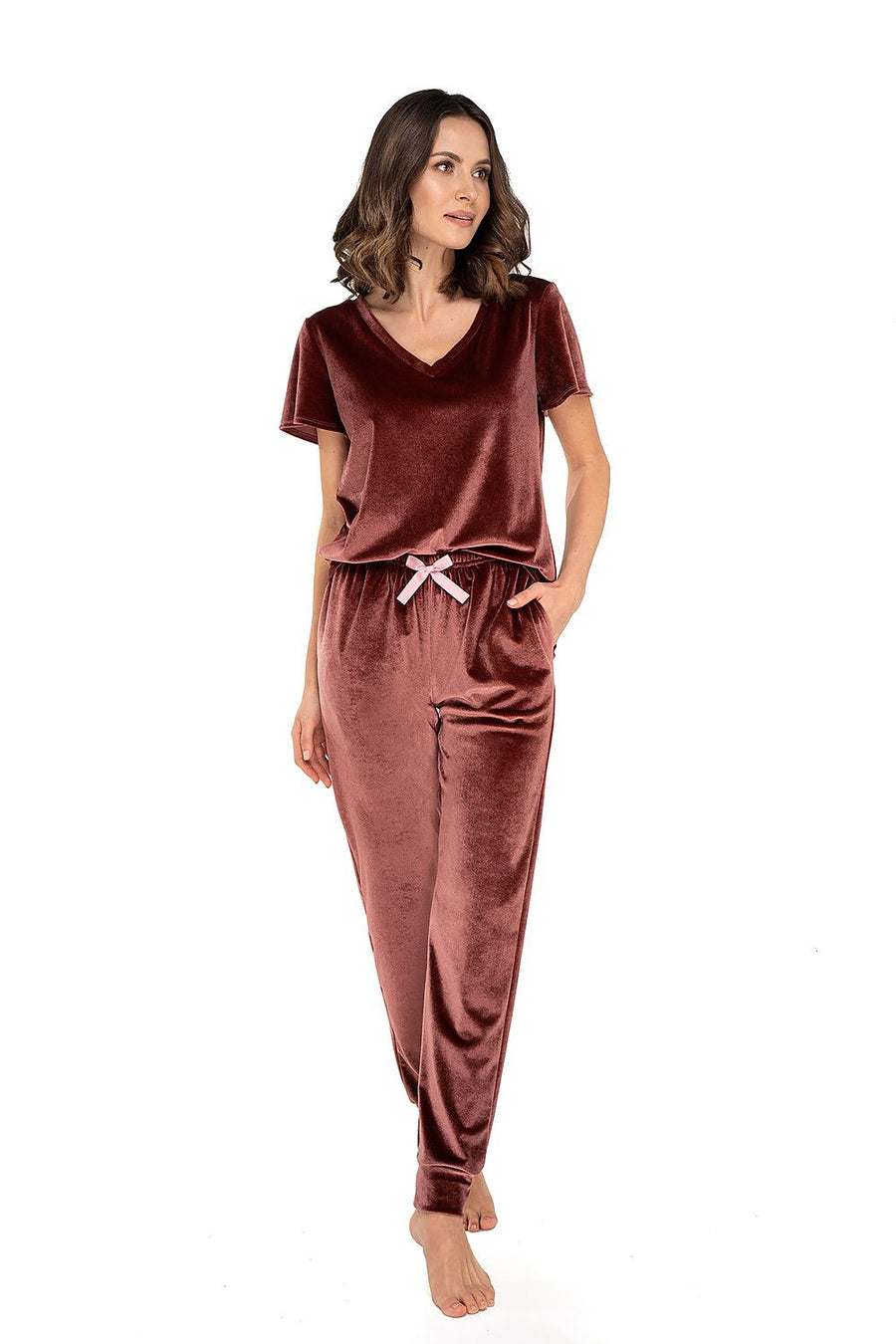 Damen Hausanzug aus Velours mit Oberteil und langer Hose