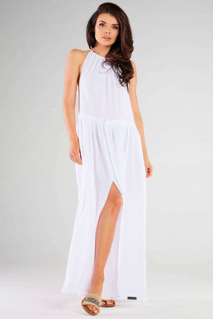 Sportliches feminines Sommerkleid mit Seitenschlitzen