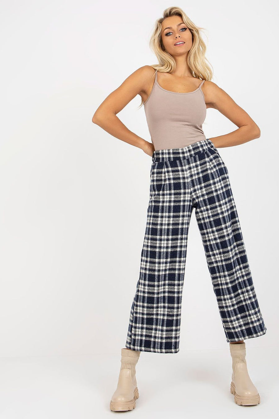 Weite Culotte-Hose mit Karomuster und Seitentaschen