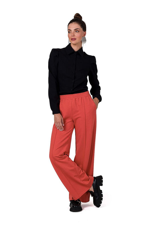 Weite Stoffhose mit elastischem Bund und Seitentaschen